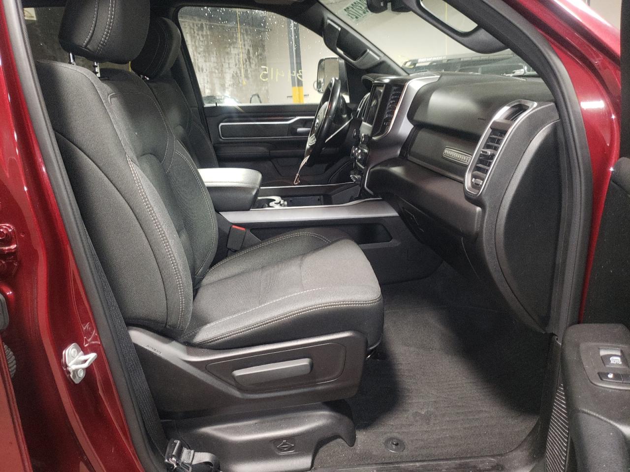 Photo 5 from auction – 2019 RAM 1500 BIG H with VIN 1C6SRFMT5KN881457