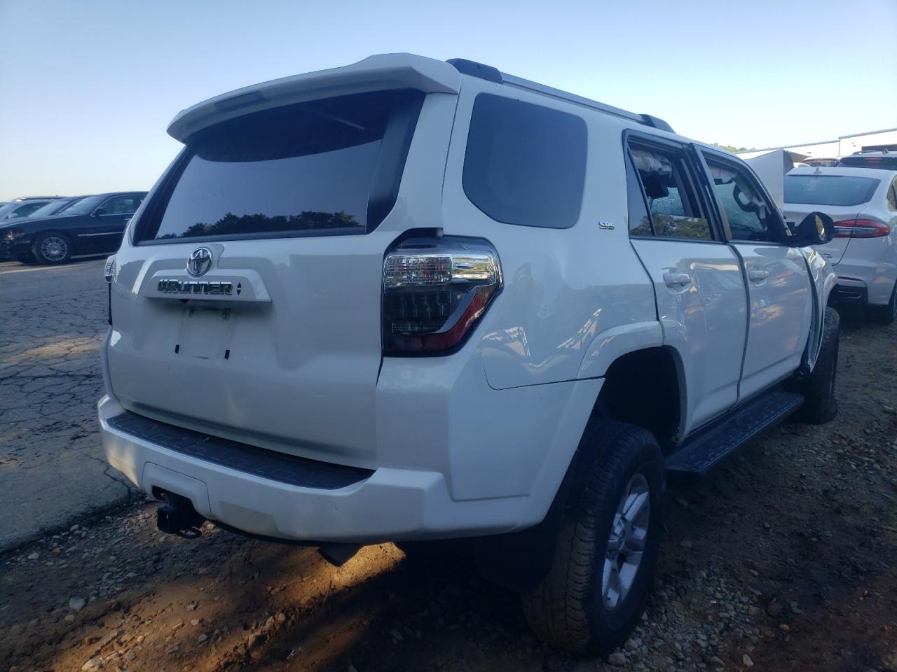 Photo 4 from auction – 2020 TOYOTA 4RUNNER SR with VIN JTEBU5JR7L5803172