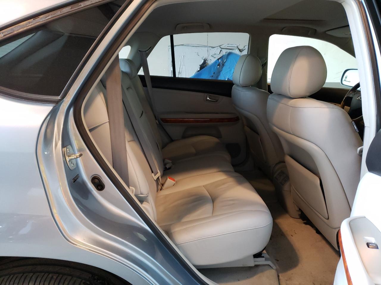 Photo 6 from auction – 2005 LEXUS RX 330 with VIN 2T2HA31U15C070344