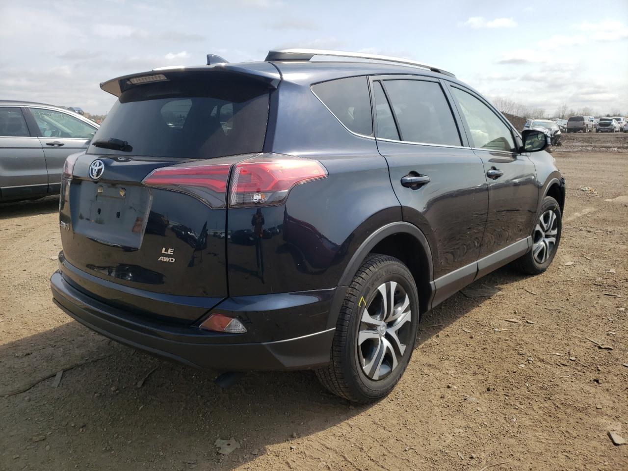 Photo 4 from auction – 2018 TOYOTA RAV4 LE with VIN JTMBFREVXJJ240944