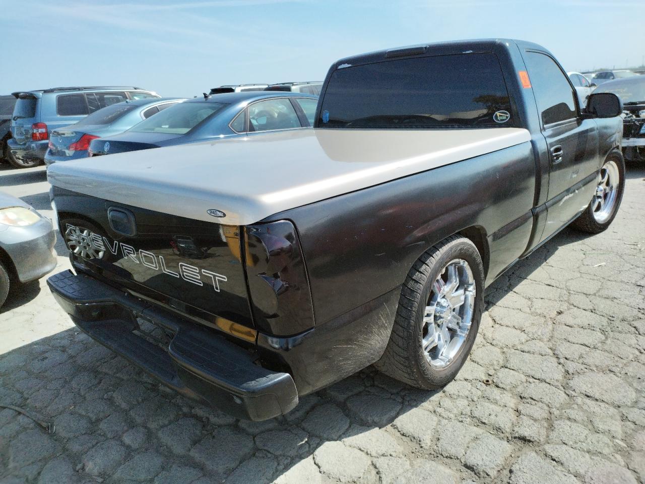 Photo 4 from auction – 2004 CHEVROLET SILVERADO with VIN 1GCEC14V14Z151715