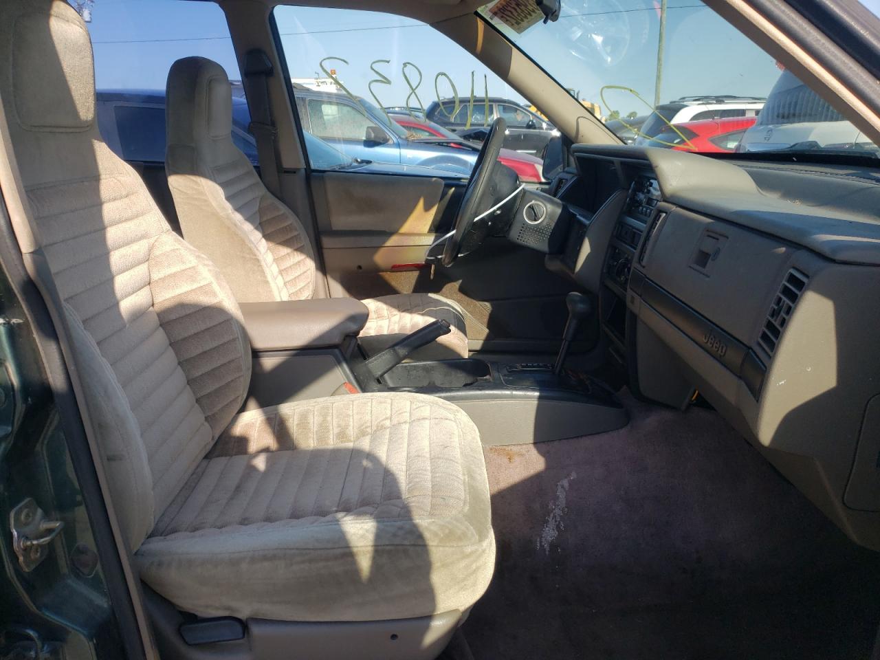 Photo 5 from auction – 1994 JEEP GRAND CHER with VIN 1J4FX58S7RC190880
