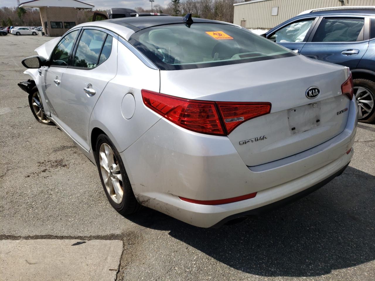 Photo 3 from auction – 2011 KIA OPTIMA EX with VIN KNAGN4A65B5149064