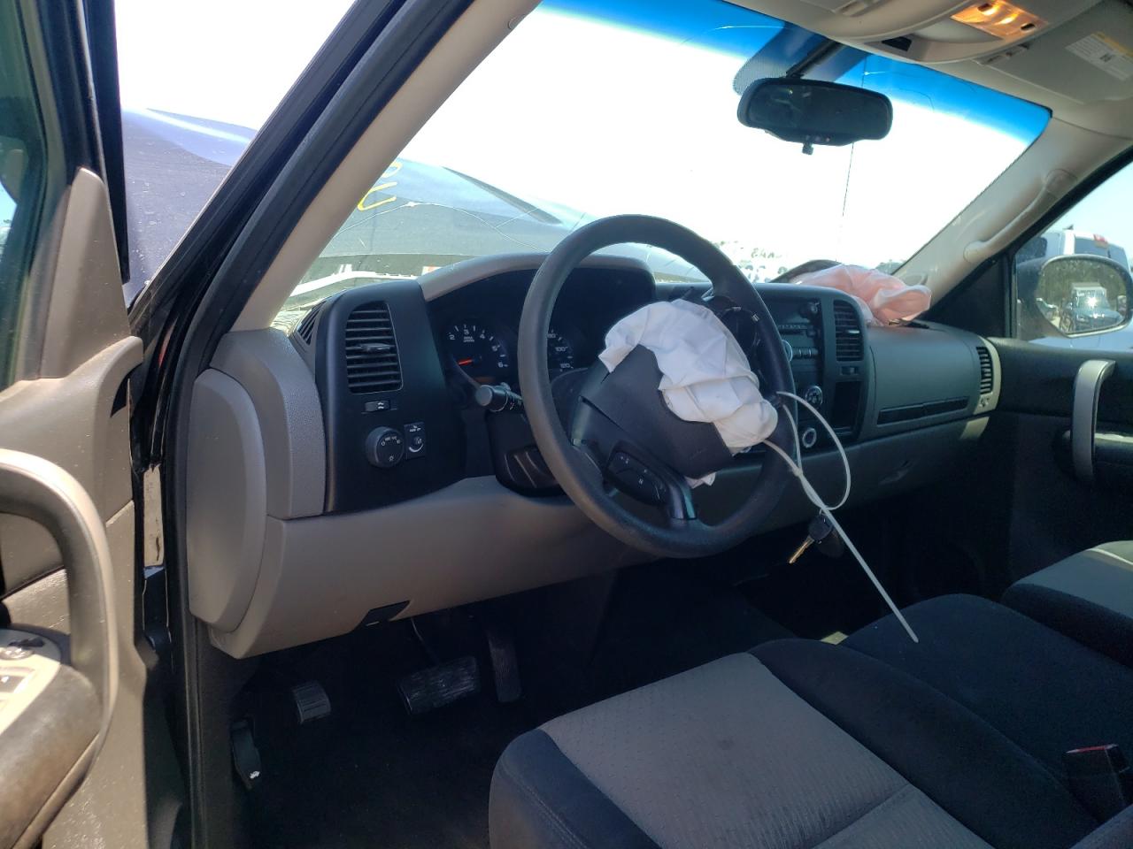 Photo 9 from auction – 2009 GMC SIERRA C15 with VIN 3GTEC13C79G276113