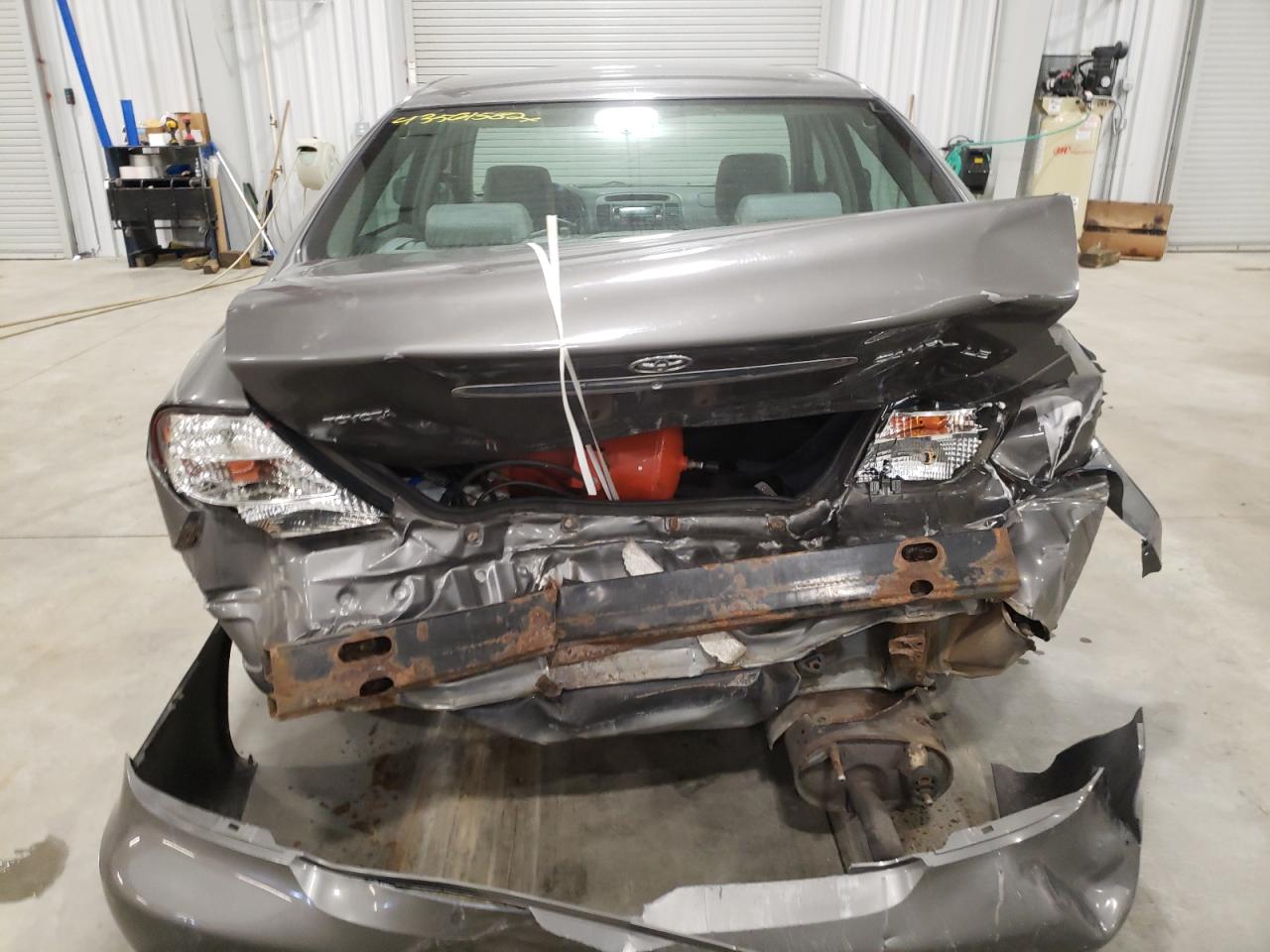 Photo 9 from auction – 2004 TOYOTA CAMRY LE with VIN 4T1BE32K74U896303