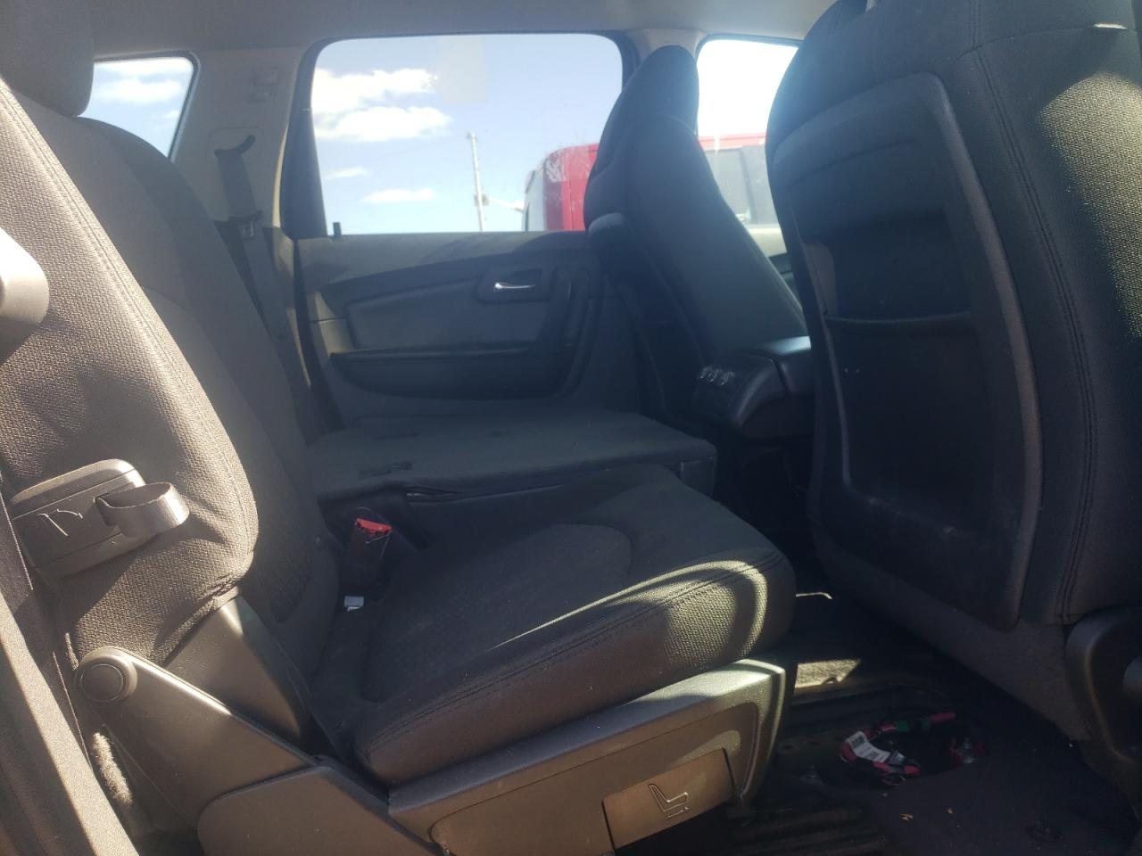 Photo 6 from auction – 2010 CHEVROLET TRAVERSE L with VIN 1GNLRFED5AS141645