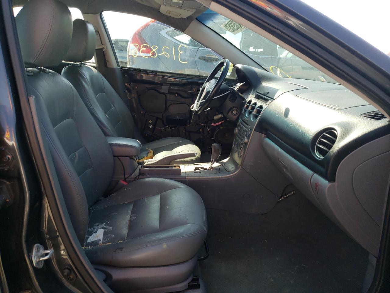 Photo 5 from auction – 2004 MAZDA 6 I with VIN 1YVFP80CX45N38058