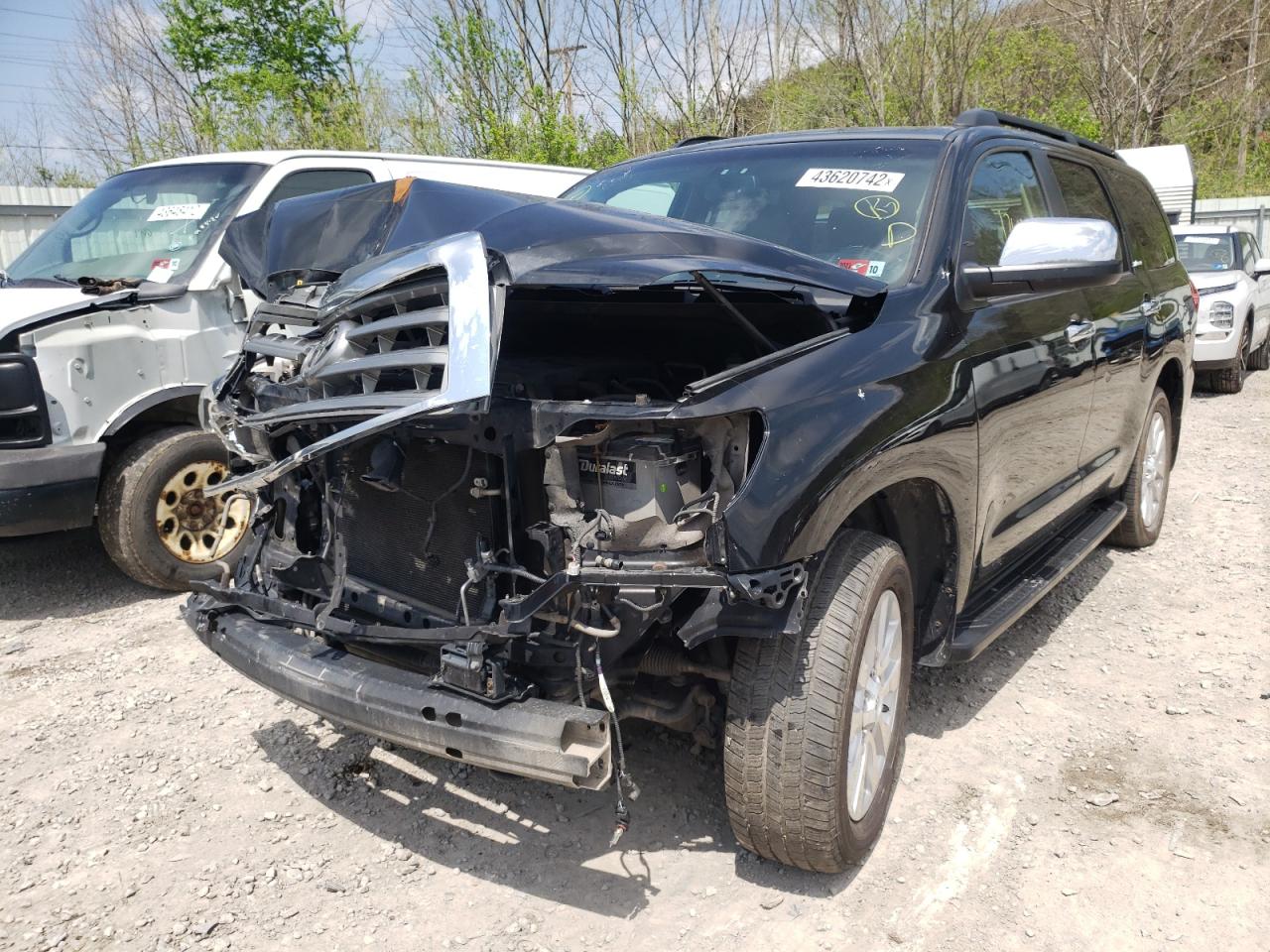 Photo 2 from auction – 2017 TOYOTA SEQUOIA PL with VIN 5TDDW5G19HS148796