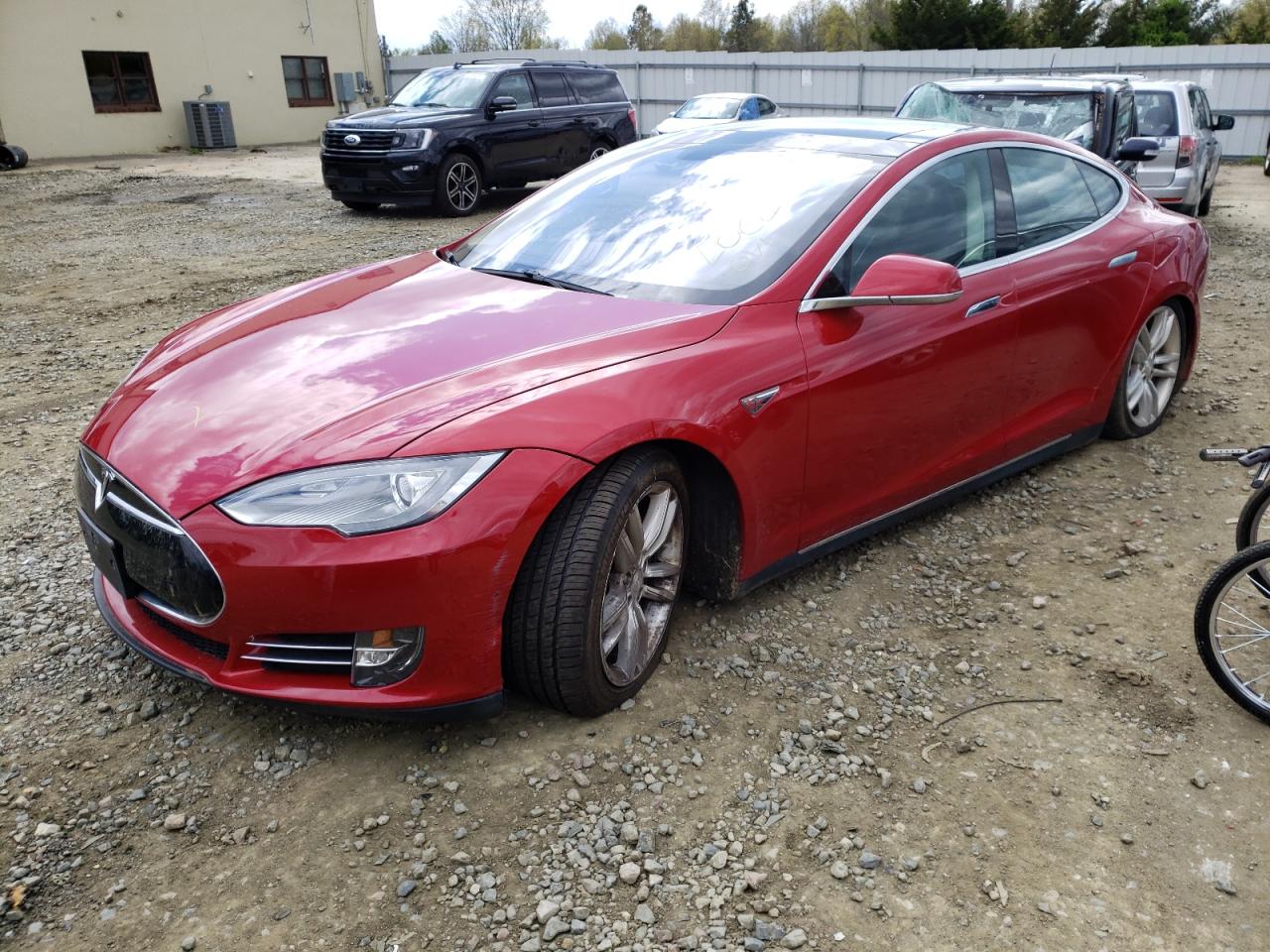 Photo 2 from auction – 2014 TESLA MODEL S with VIN 5YJSA1H19EFP32340