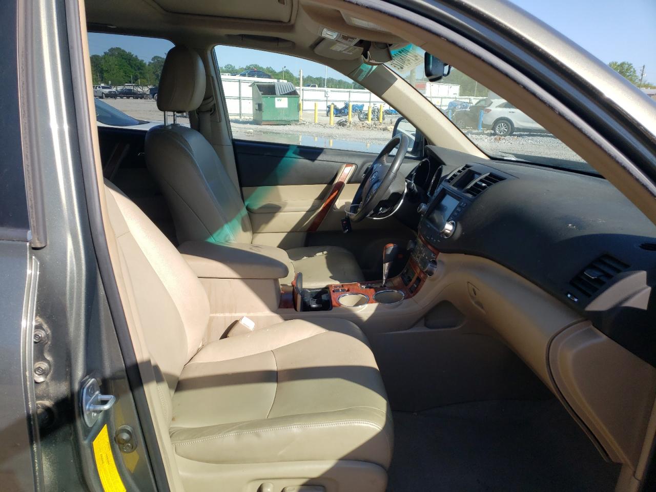 Photo 5 from auction – 2008 TOYOTA HIGHLANDER with VIN JTEDS42A182057988
