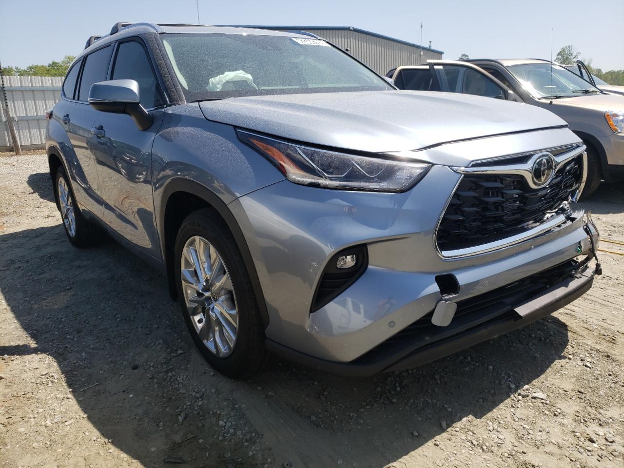 Photo 14 from auction – 2022 TOYOTA HIGHLANDER with VIN 5TDDZRBHXNS208700