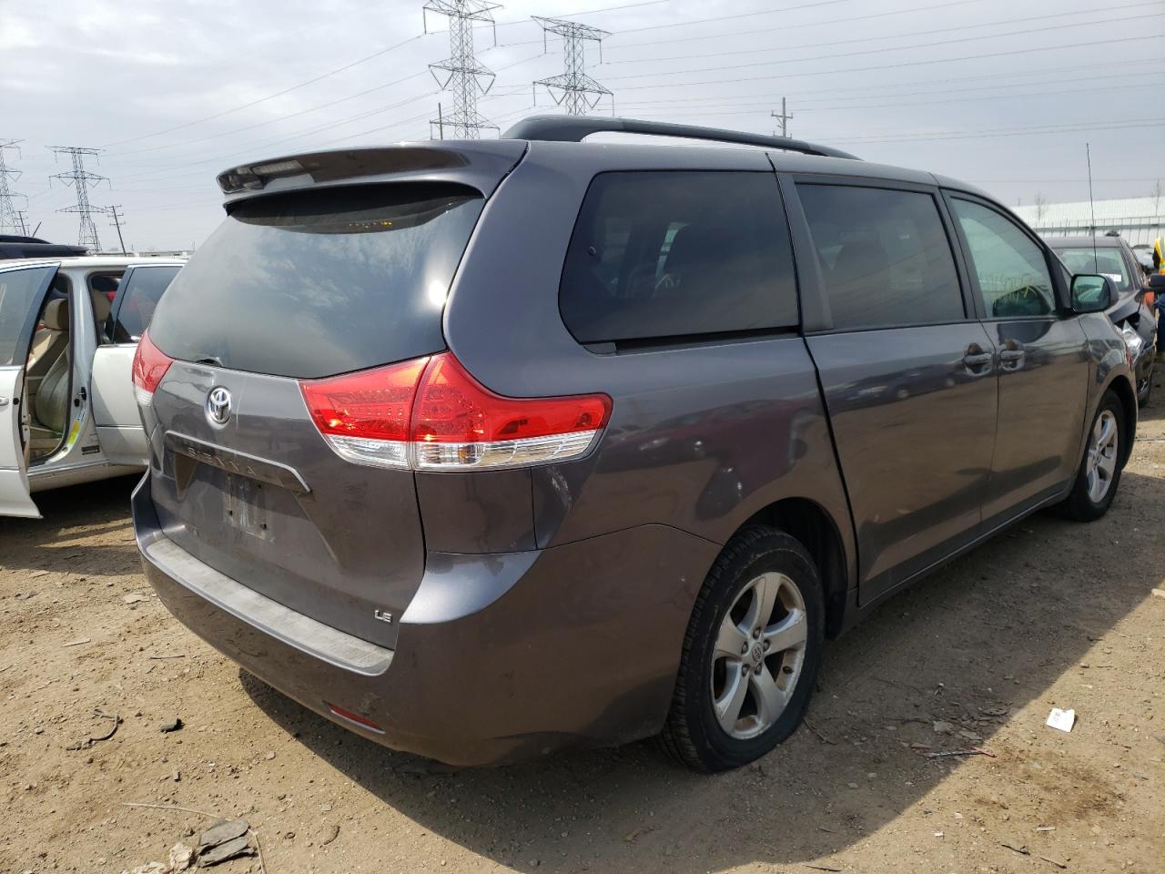 Photo 4 from auction – 2012 TOYOTA SIENNA LE with VIN 5TDKK3DC1CS229930