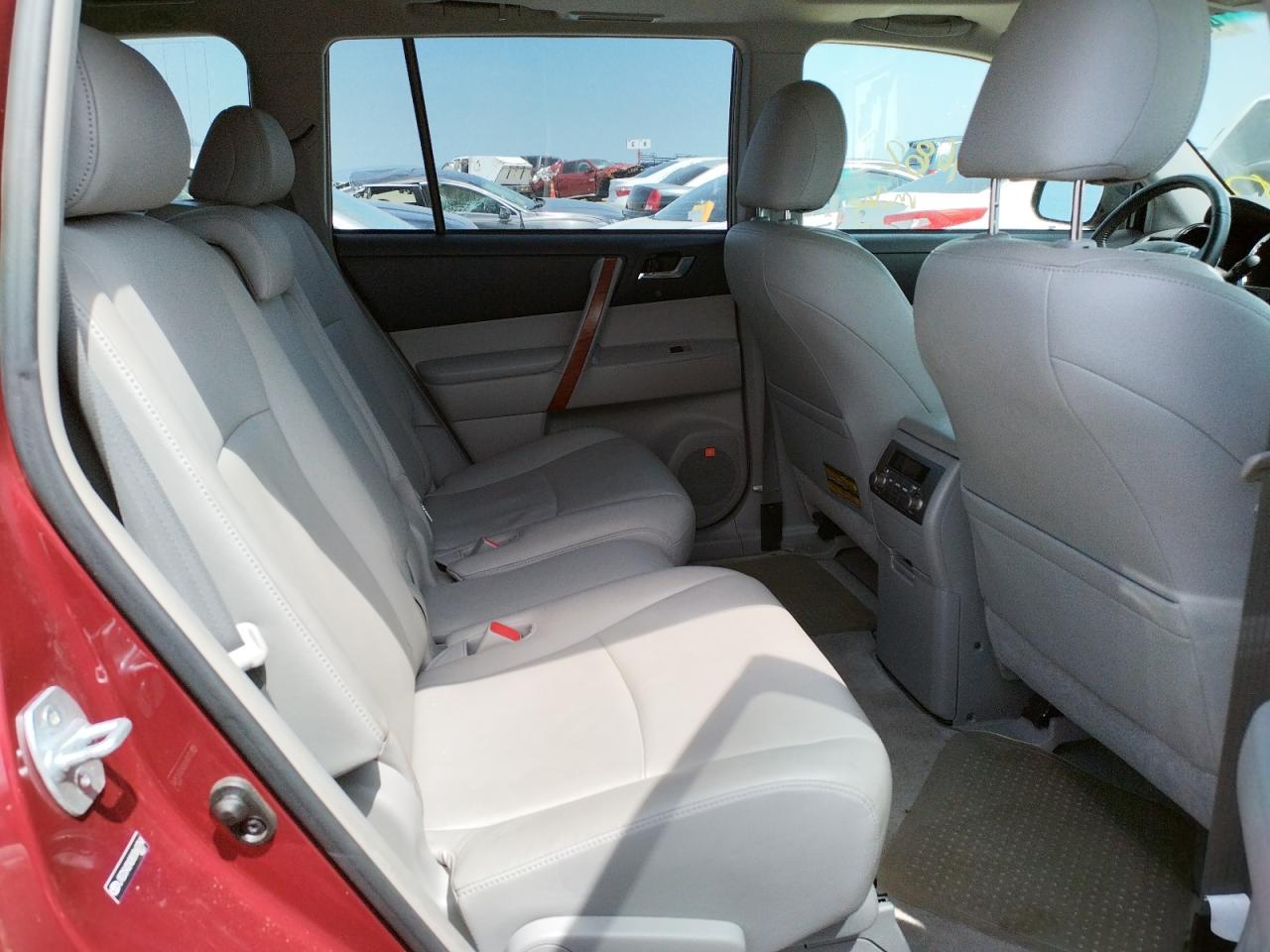 Photo 6 from auction – 2008 TOYOTA HIGHLANDER with VIN JTEDS42A282060754