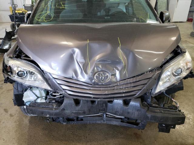 Photo 7 from auction – 2016 TOYOTA SIENNA LE with VIN 5TDKK3DC5GS719809