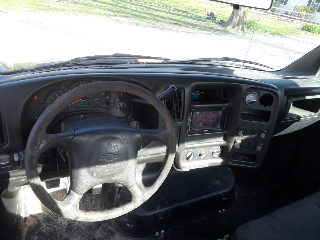 Photo 9 from auction – 2005 CHEVROLET C5500 C5C0 with VIN 1GBE5C1235F521778