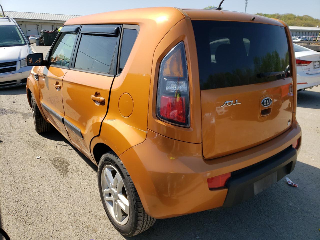Photo 3 from auction – 2011 KIA SOUL + with VIN KNDJT2A27B7260087