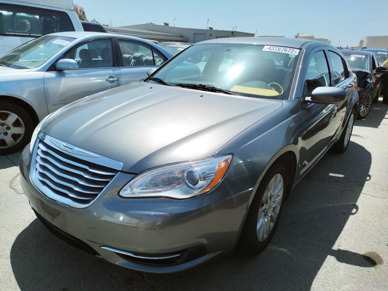 Photo 2 from auction – 2012 CHRYSLER 200 LX with VIN 1C3CCBAB1CN292026