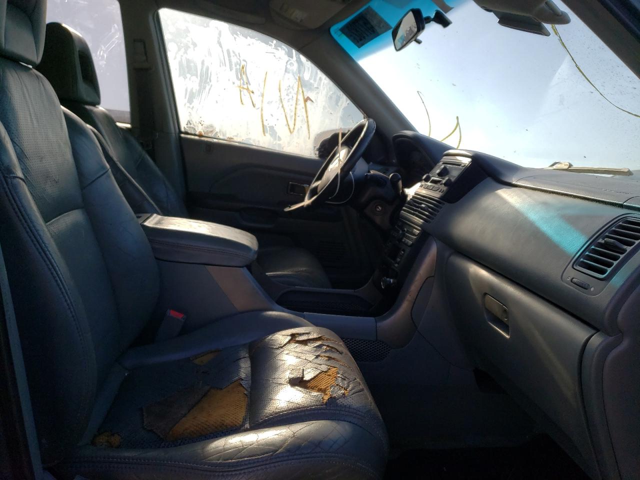 Photo 5 from auction – 2004 HONDA PILOT EXL with VIN 2HKYF18544H535901