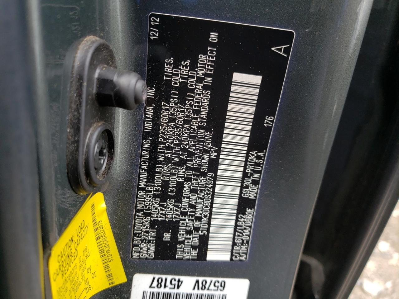 Photo 10 from auction – 2013 TOYOTA SIENNA XLE with VIN 5TDYK3DC8DS324979