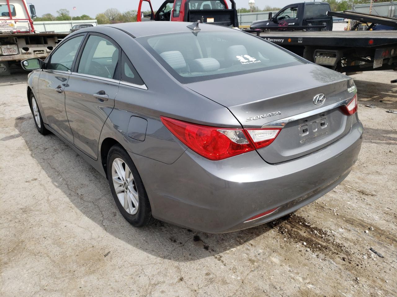 Photo 3 from auction – 2013 HYUNDAI SONATA GLS with VIN 5NPEB4AC0DH583615