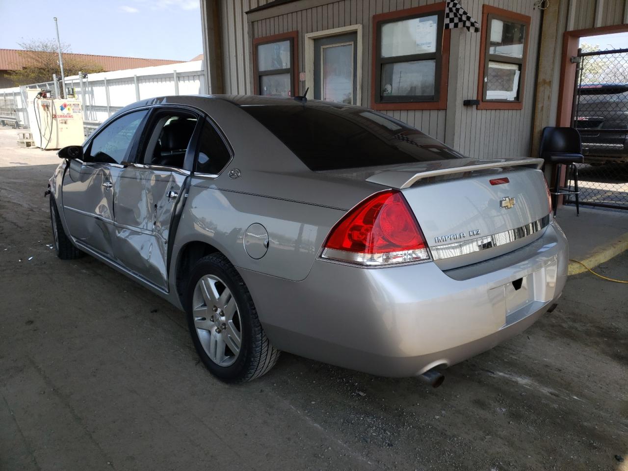 Photo 3 from auction – 2007 CHEVROLET IMPALA LTZ with VIN 2G1WU58R079395210
