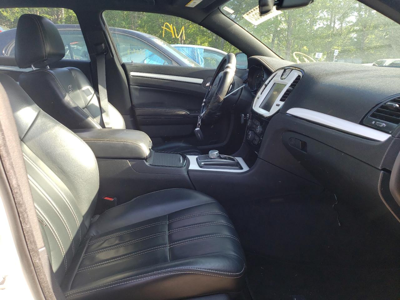 Photo 5 from auction – 2016 CHRYSLER 300 S with VIN 2C3CCABG0GH141679