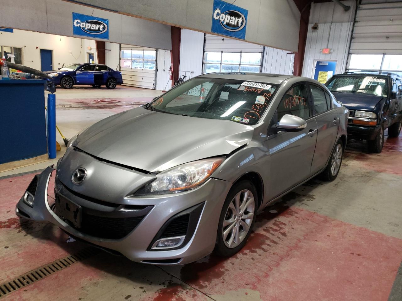 Photo 2 from auction – 2010 MAZDA 3 S with VIN JM1BL1S69A1236648