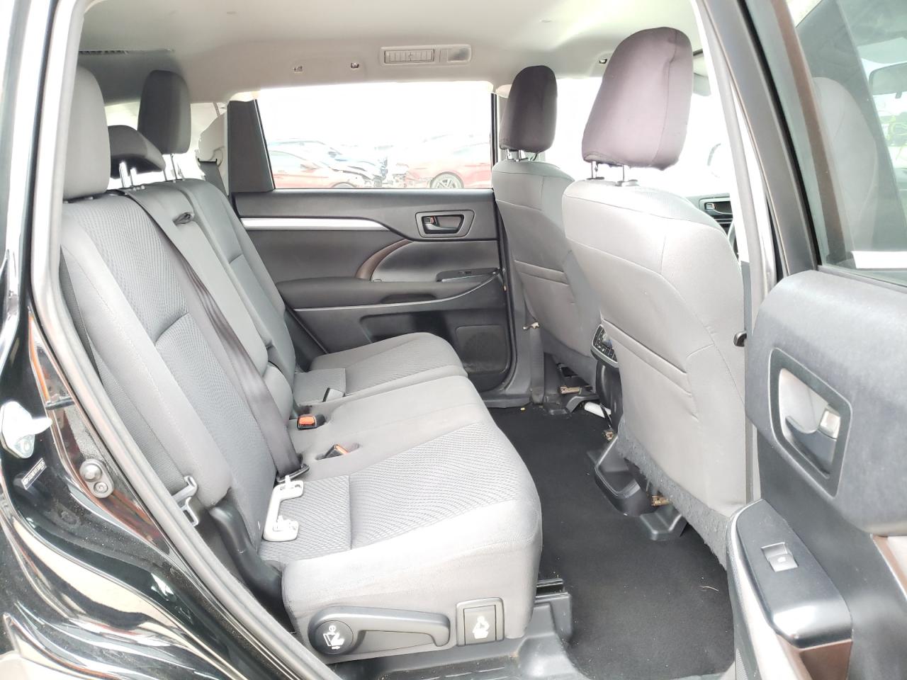 Photo 6 from auction – 2014 TOYOTA HIGHLANDER with VIN 5TDZARFH7ES008526