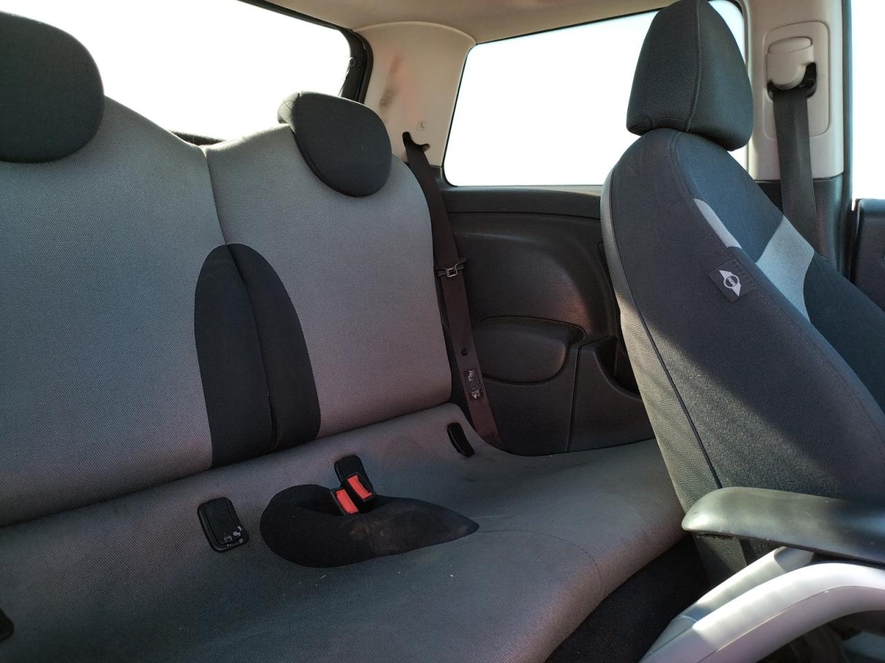 Photo 6 from auction – 2006 MINI COOPER S with VIN WMWRE33546TJ38310
