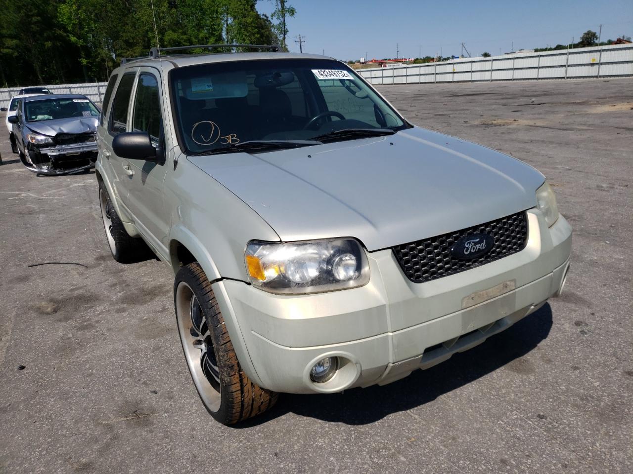 FORD ESCAPE LIM 2005 with VIN 1FMYU94195KA39403 - Photo from auction