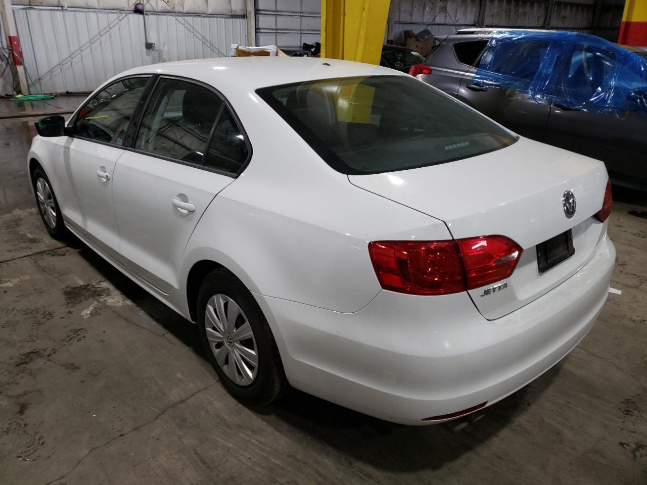 Photo 3 from auction – 2014 VOLKSWAGEN JETTA BASE with VIN 3VW2K7AJ8EM415457