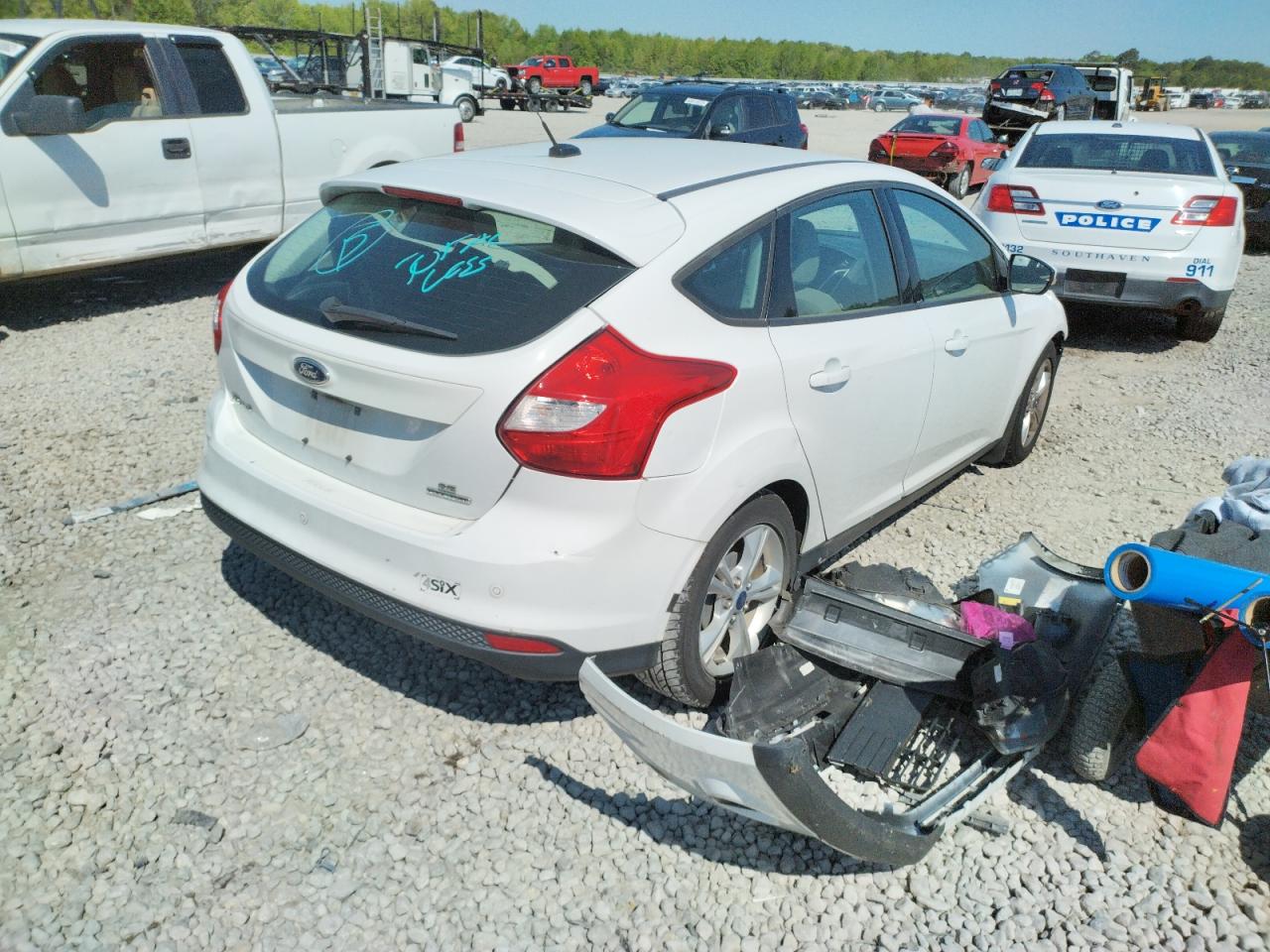 Photo 4 from auction – 2014 FORD FOCUS SE with VIN 1FADP3K29EL213926