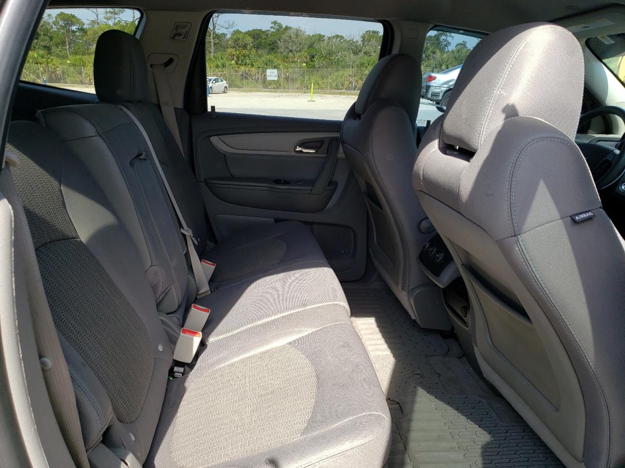 Photo 6 from auction – 2013 CHEVROLET TRAVERSE L with VIN 1GNKRFED5DJ128478