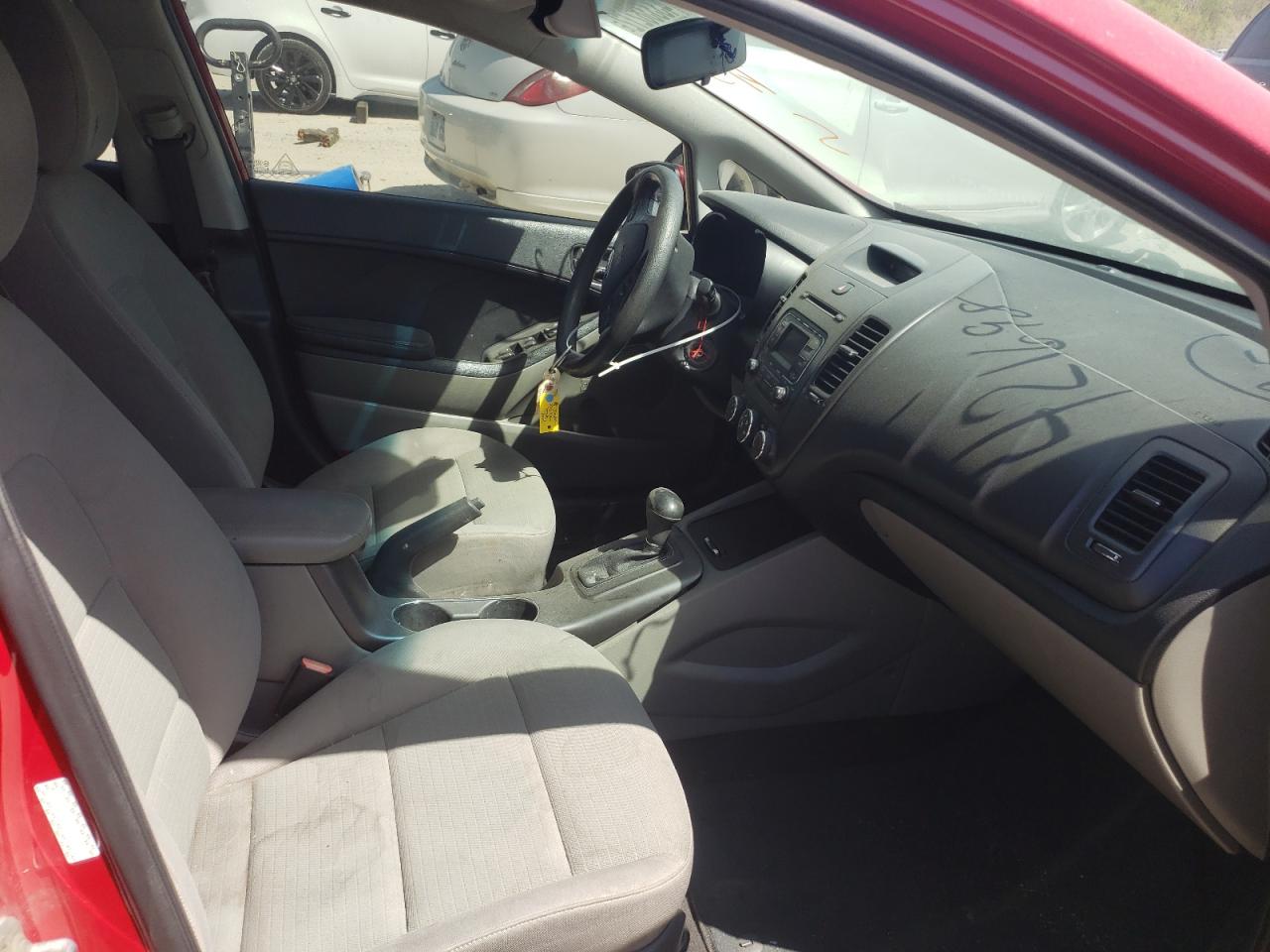 Photo 5 from auction – 2015 KIA FORTE LX with VIN KNAFX4A6XF5421698