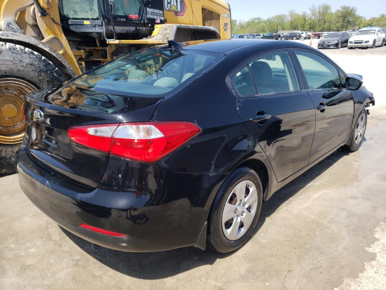 Photo 4 from auction – 2016 KIA FORTE LX with VIN KNAFK4A60G5535726