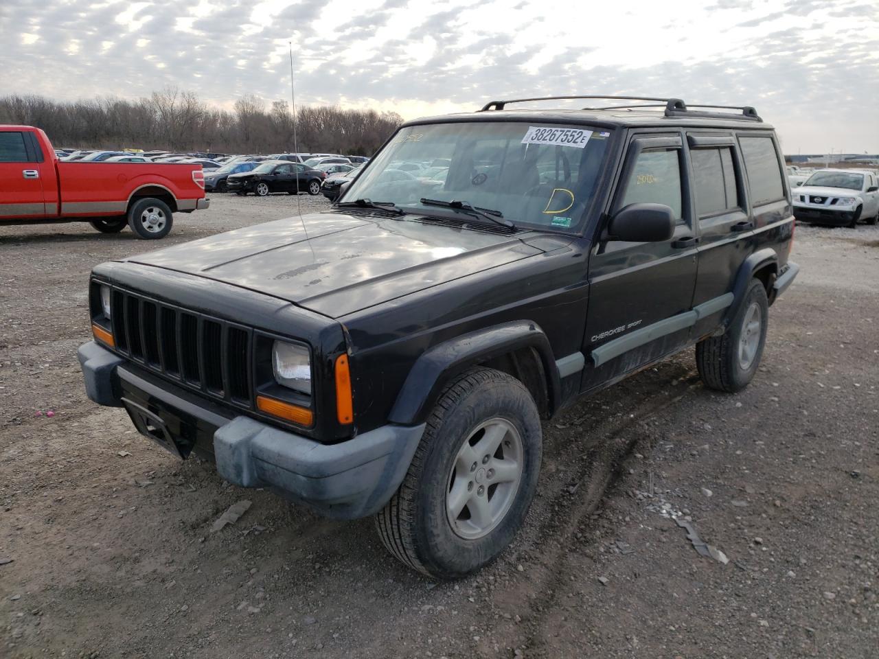 Фото 2 с аукциона – 2000 JEEP CHEROKEE S с VIN 1J4FF48S6YL139575