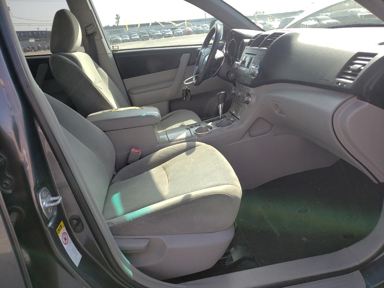 Photo 5 from auction – 2011 TOYOTA HIGHLANDER with VIN 5TDZK3EH0BS042945