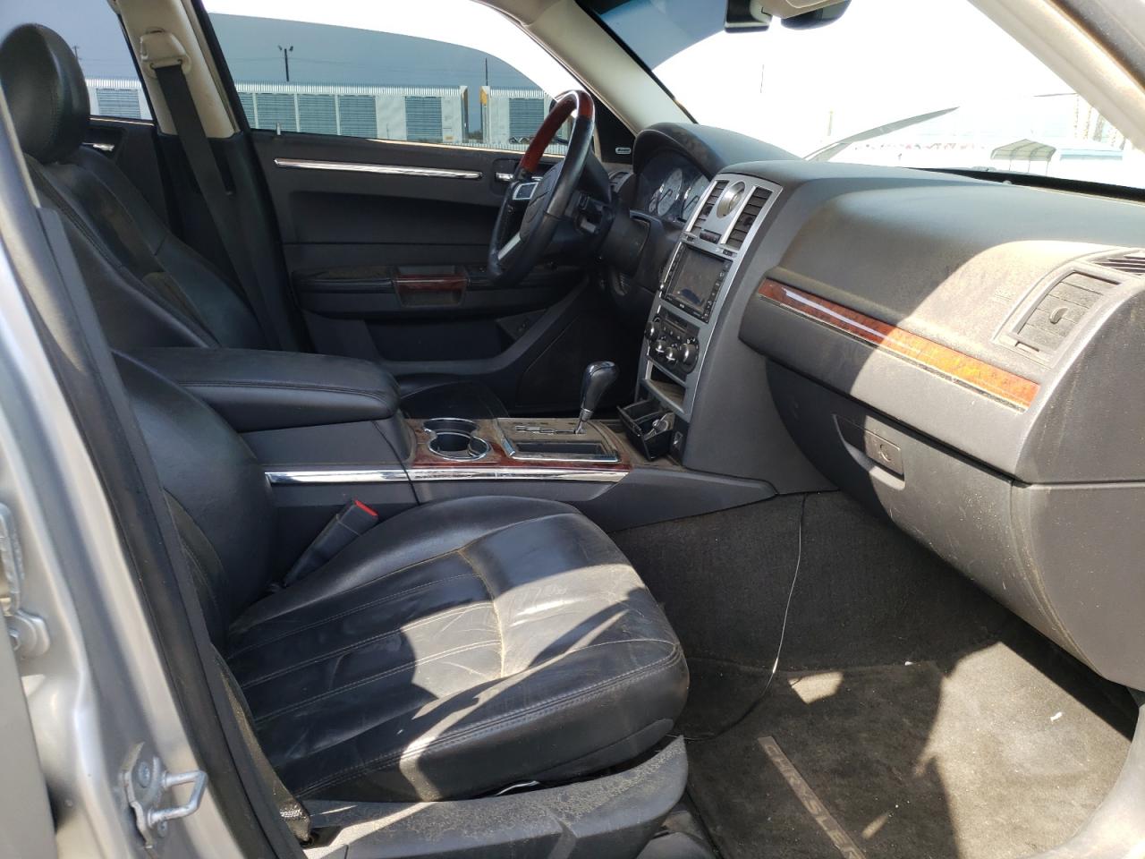 Photo 5 from auction – 2010 CHRYSLER 300C with VIN 2C3CA6CTXAH145275
