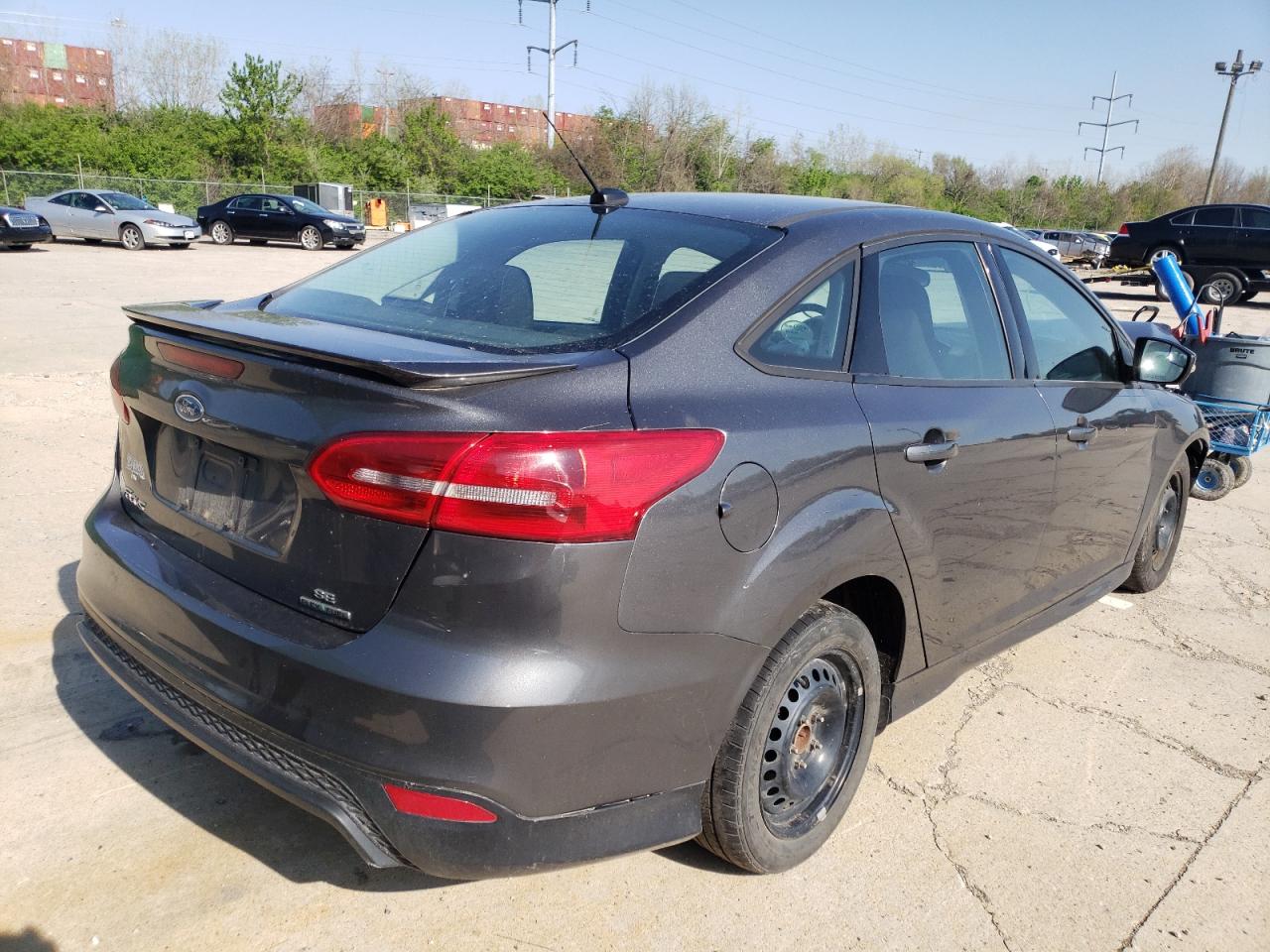 Photo 4 from auction – 2016 FORD FOCUS SE with VIN 1FADP3F28GL230309