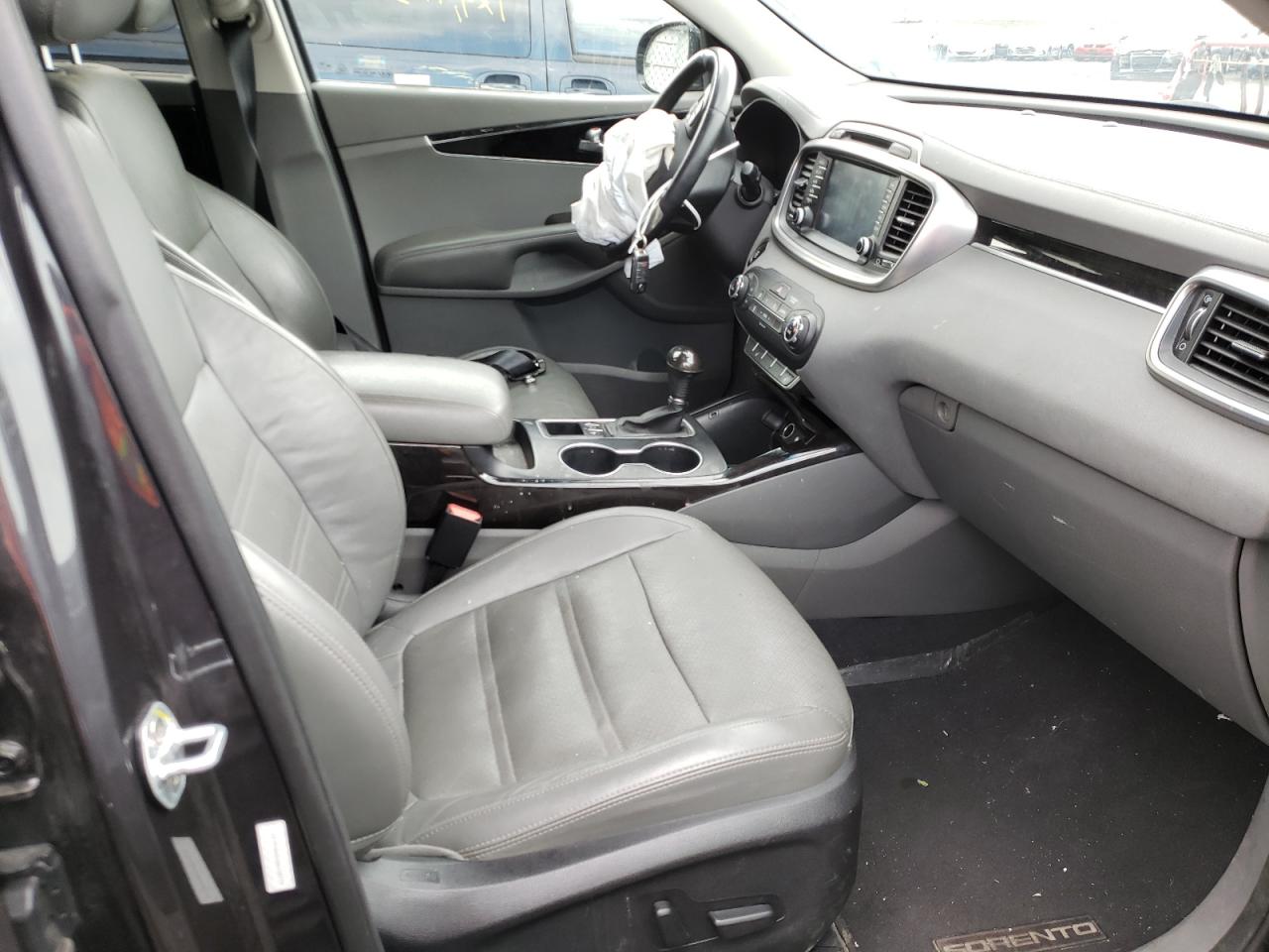 Photo 5 from auction – 2016 KIA SORENTO EX with VIN 5XYPHDA53GG158779