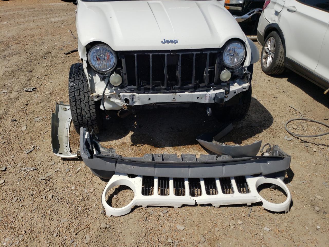 Photo 9 from auction – 2005 JEEP LIBERTY SP with VIN 1J4GL48K75W553715