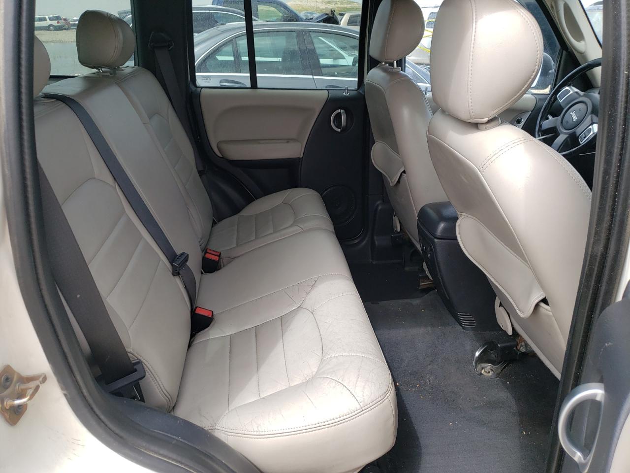 Photo 6 from auction – 2002 JEEP LIBERTY LI with VIN 1J4GL58K32W239464