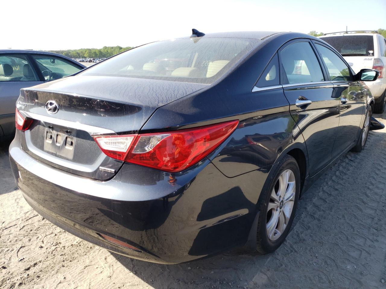 Photo 4 from auction – 2013 HYUNDAI SONATA SE with VIN 5NPEC4AC7DH585004