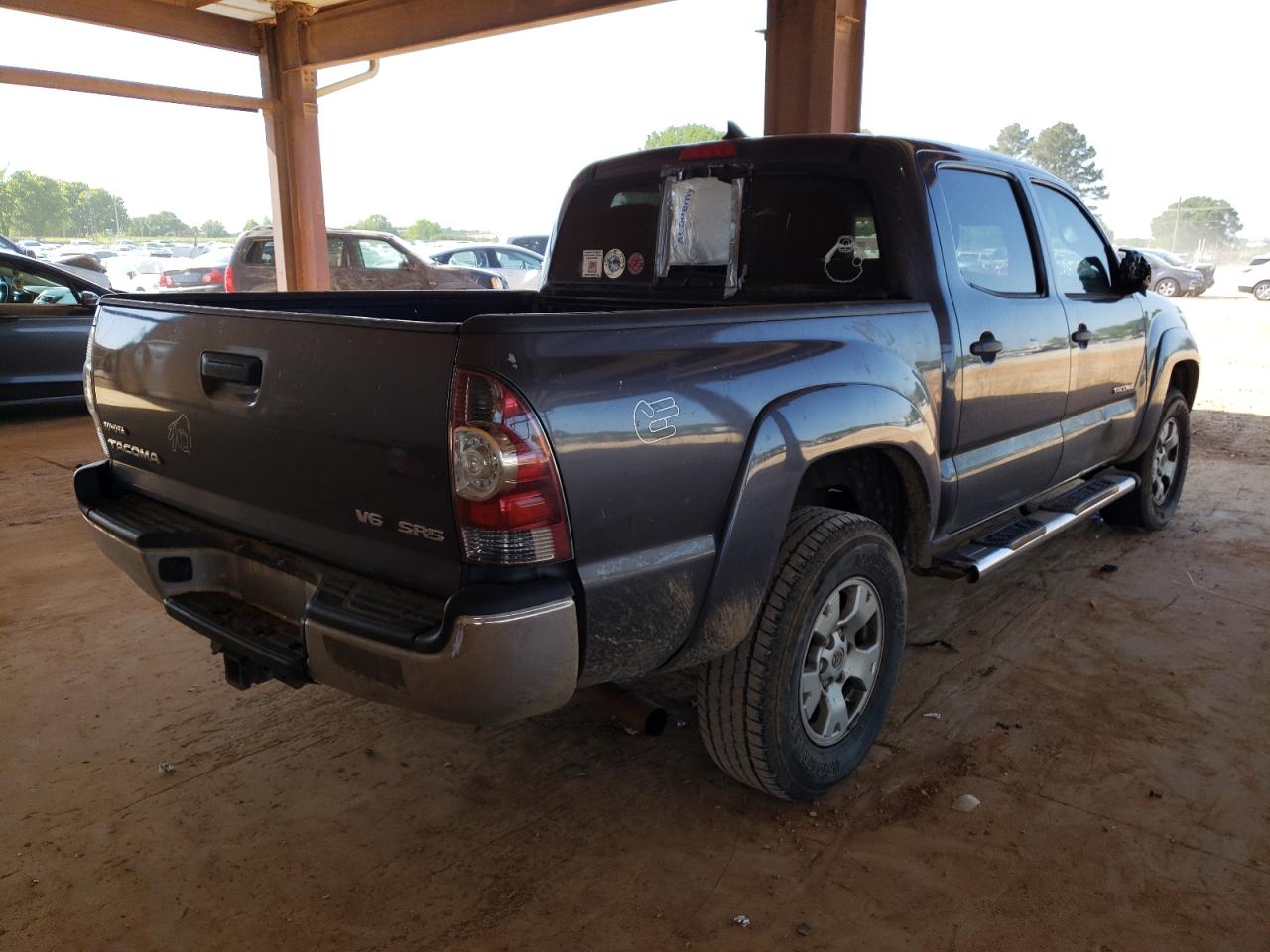 Photo 4 from auction – 2012 TOYOTA TACOMA DOU with VIN 5TFLU4EN6CX044495
