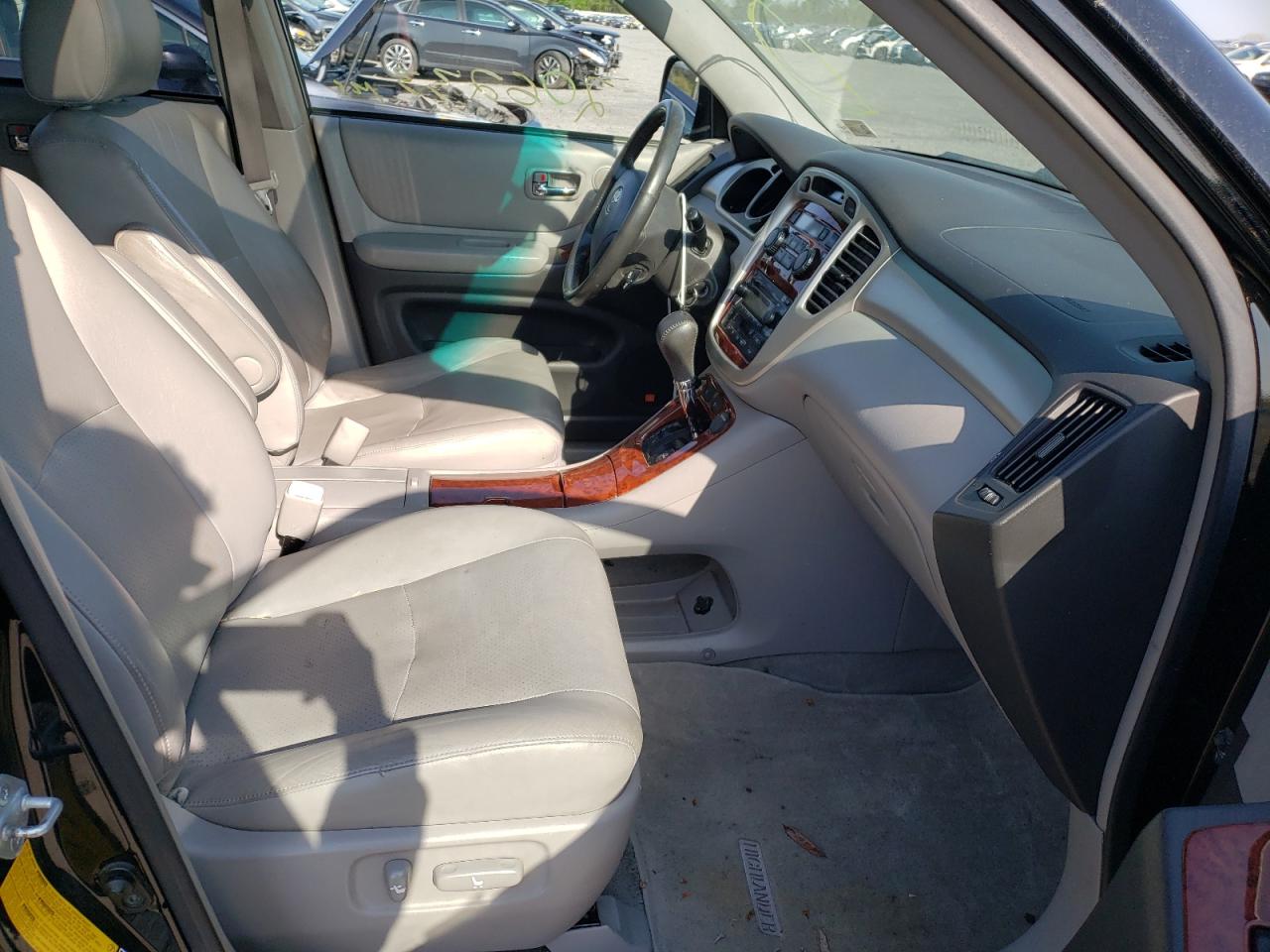 Photo 5 from auction – 2007 TOYOTA HIGHLANDER with VIN JTEEP21A670206921