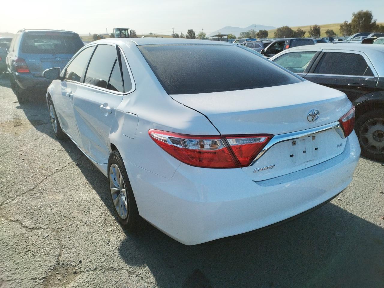 Photo 3 from auction – 2015 TOYOTA CAMRY LE with VIN 4T1BF1FK9FU038720