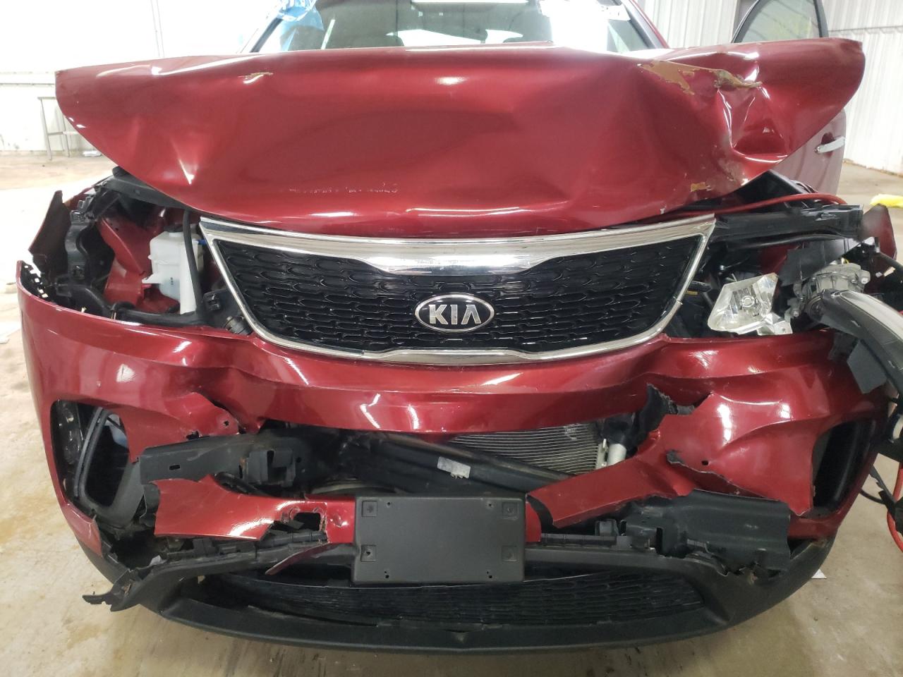 Photo 10 from auction – 2015 KIA SORENTO LX with VIN 5XYKT3A62FG642856