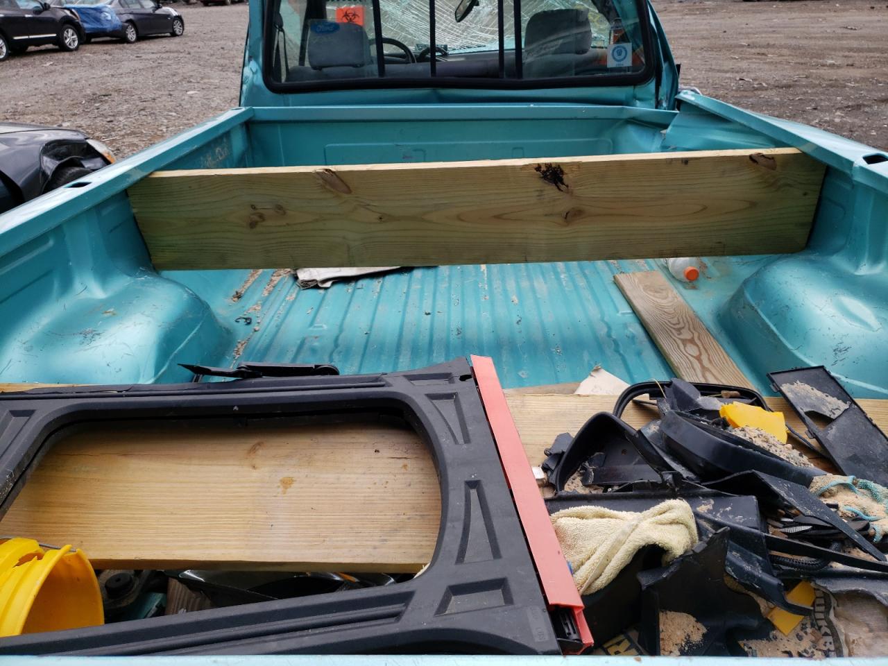 Photo 6 from auction – 1994 FORD F150 with VIN 1FTEF15N2RNA41986