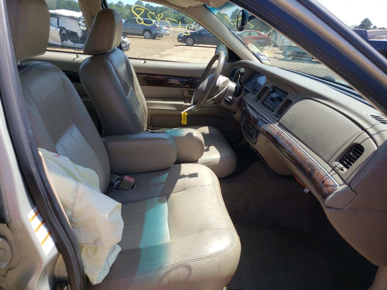 Photo 5 from auction – 2004 MERCURY GRAND MARQ with VIN 2MEHM75W34X640769