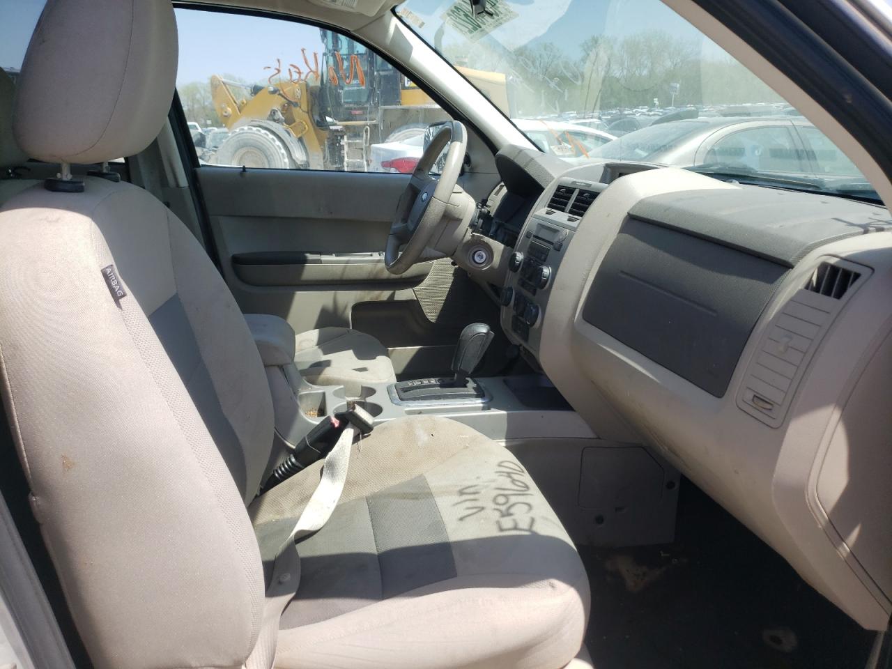 Photo 5 from auction – 2008 FORD ESCAPE XLT with VIN 1FMCU93188KE59640